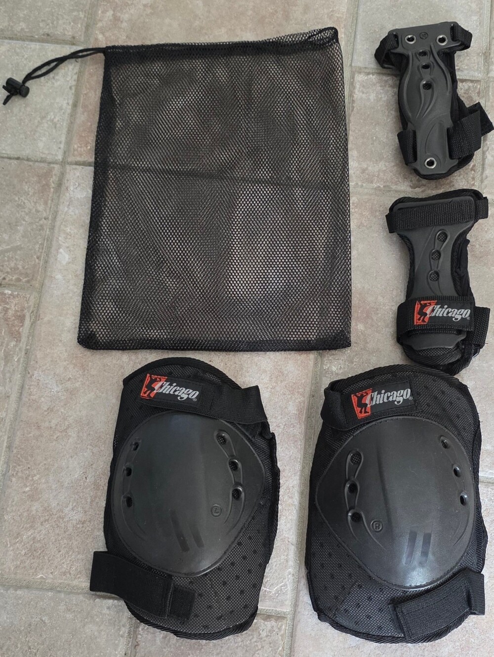 Chicago Skates Rollerblading Wrist Guards & Knee Pads